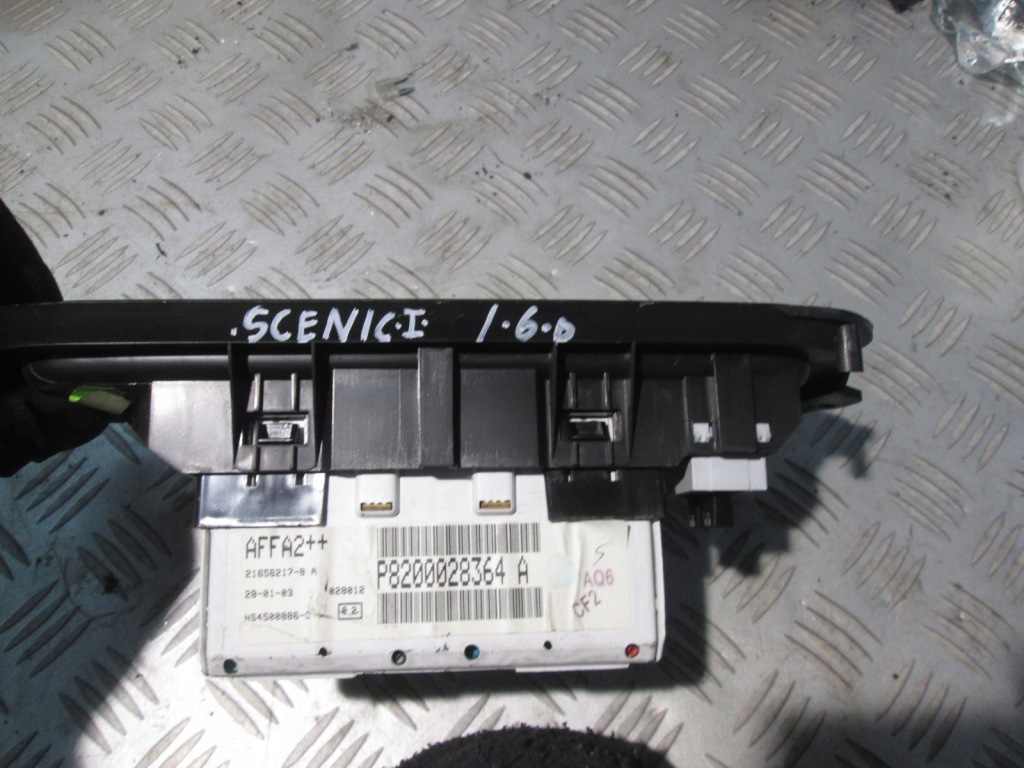 фото №3, Дисплей часы renault scenic i 8200028364a