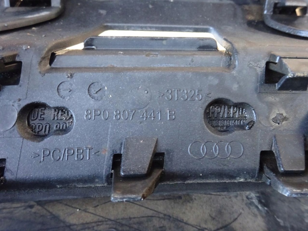 Audi a3 8p lift накладка спойлер бампера задня задня hak s-line 8p0807521h Оригінал