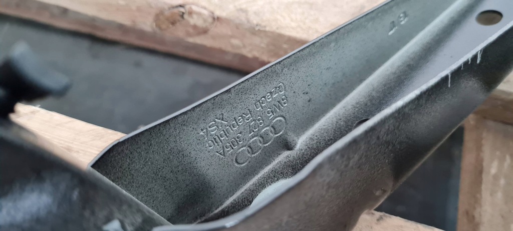 фото №10, A4 b9 8w s4 петля петли крышки задняя sedan ly9t 2x 8w5827306a 8w5827305a