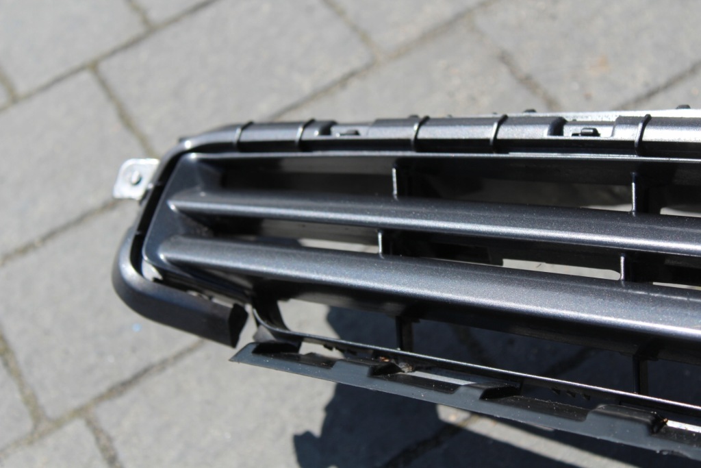 Решётка радиатора бампера решётка радиатора toyota auris i e15 lift цвет 1g3 53100-02360 Недорого