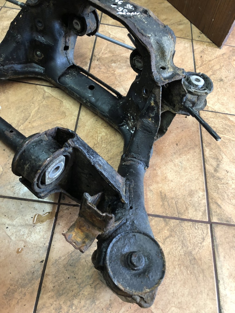 фото №6, Bmw e46 1.9b 99 sedan підрамник балка підвіска