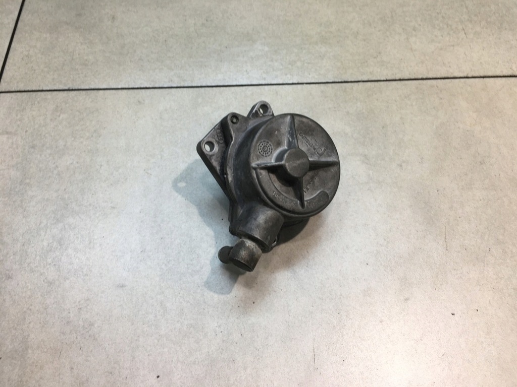 фото №1, Насос вакуум audi a6 c5 2.5 tdi 059145100b