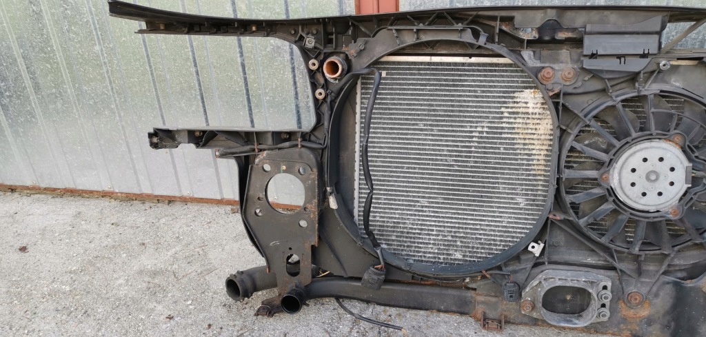 Комплектный  передний ремень радиатор вентилятор audi a4 b6 2.5 tdi 8e0805594a с Разборки