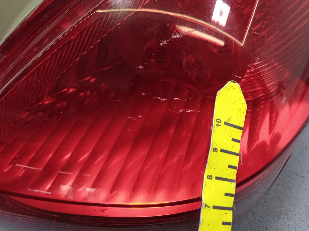 фото №7, Toyota yaris ii лампа задня права