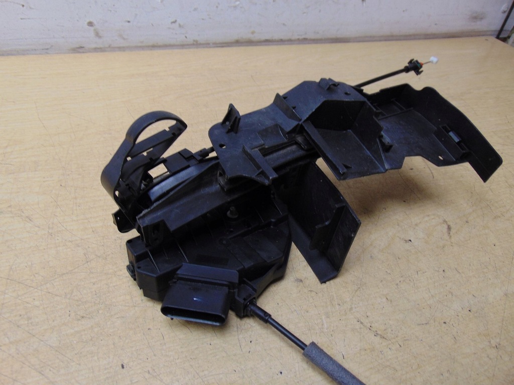 фото №8, Замок cent. двері правий перед ford focus mk3 4pin