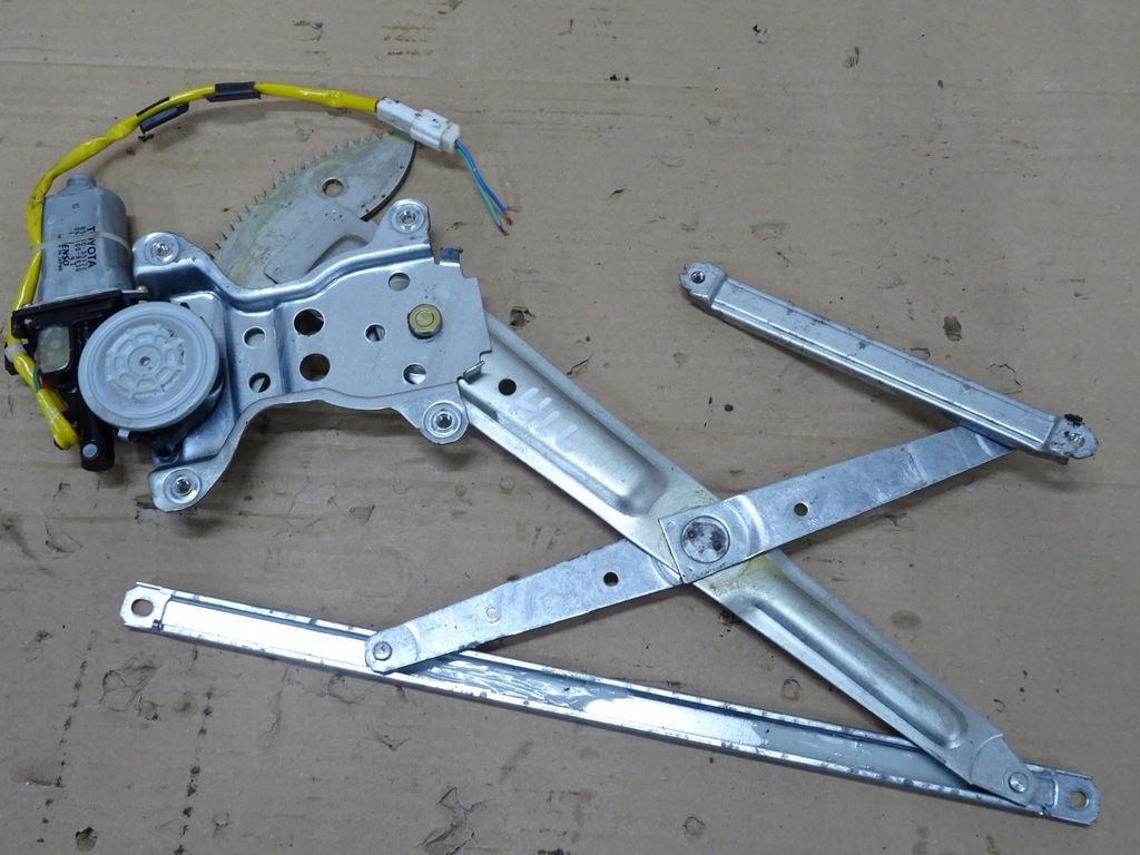 фото №1, Toyota hilux подъемник правый перед 2-контакты 99r