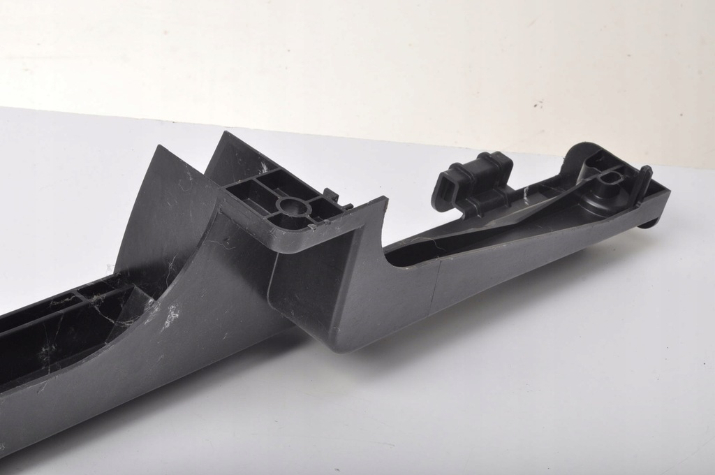 фото №8, Volvo v60 напрямна напрямна багажника права lift