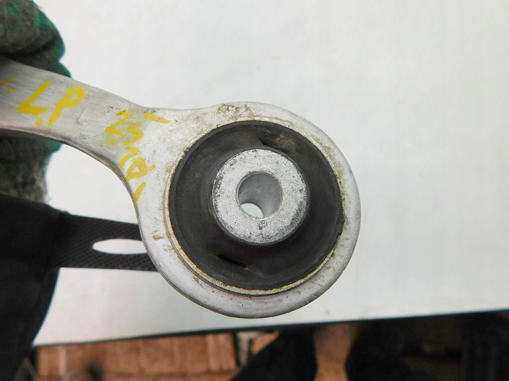 фото №8, Audi a6 c5 2.5tdi 01r рычаг левый перед