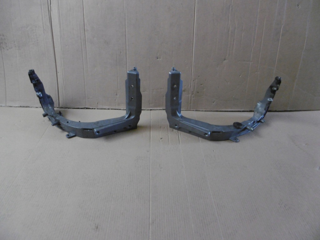 фото №1, Кронштейн кронштейн петля фара scania r s 2479060