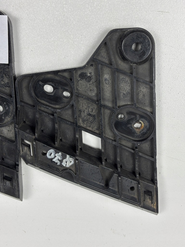 фото №8, Напрямна кронштейн кронштейн лампи праве перед infiniti q70 m30d m35 m37 m56