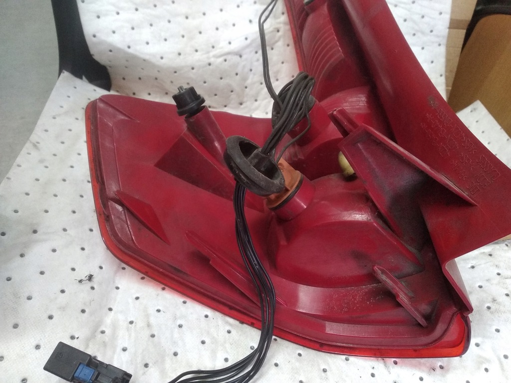 фото №12, Лампа правый задняя kpl. с отражатель citroen c4 i 5d 9655863980, 9655863780