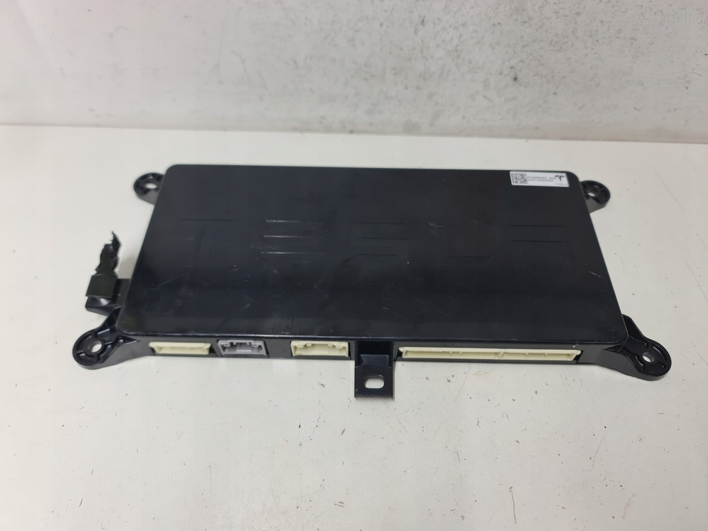 фото №1, Блок керування двері праве перед tesla x 1043900-10-e