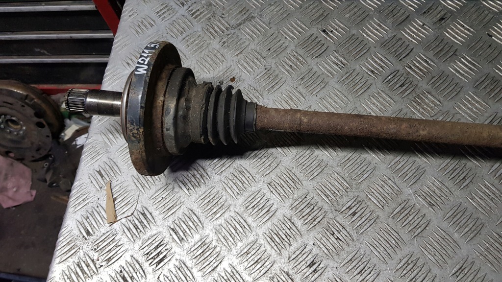 Mercedes w211 3.5 4matic приводной вал приводная левая правая задняя в Украине