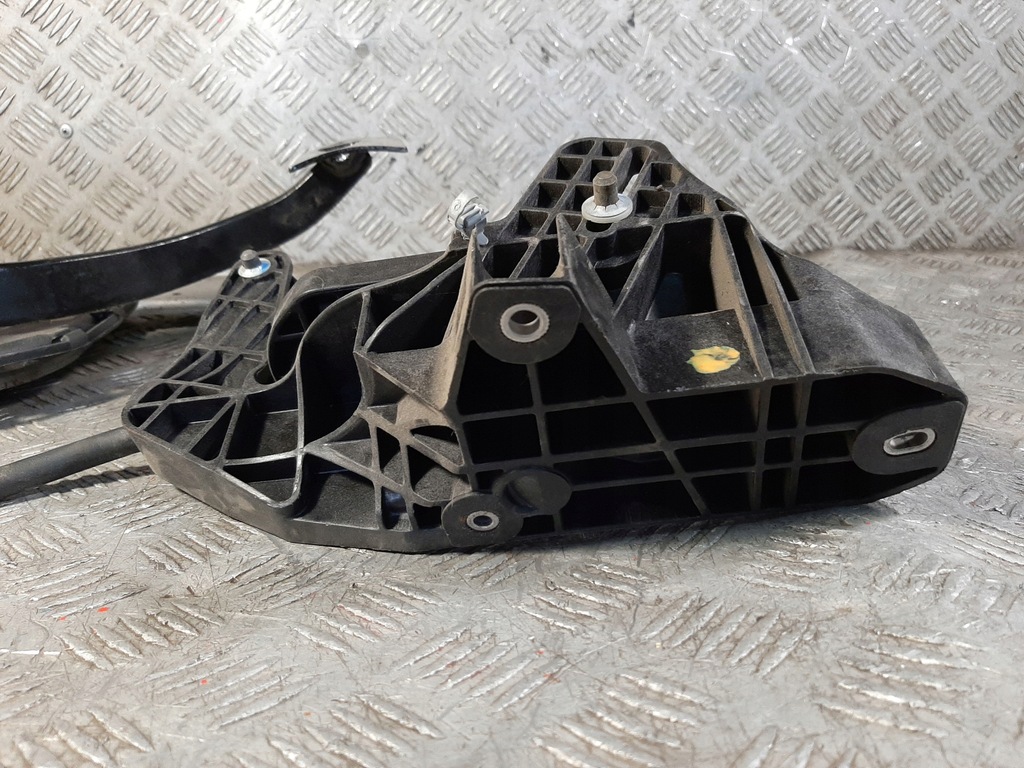 фото №12, Chevrolet silverado 12 механізм регулювання педалей