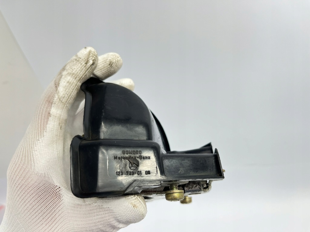 Замок дверь левый задний  задних сторона водителя mercedes 123 w123 1237330108 Киев