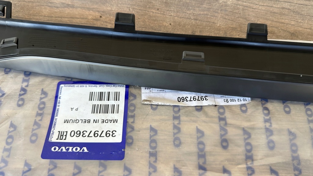 фото №2, Volvo xc90 ii lift r-design молдинг нижня бампера передній 39797360