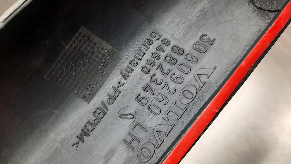 фото №13, Накладка бампера задняя левая 30809260 volvo s40 v40 00-04r