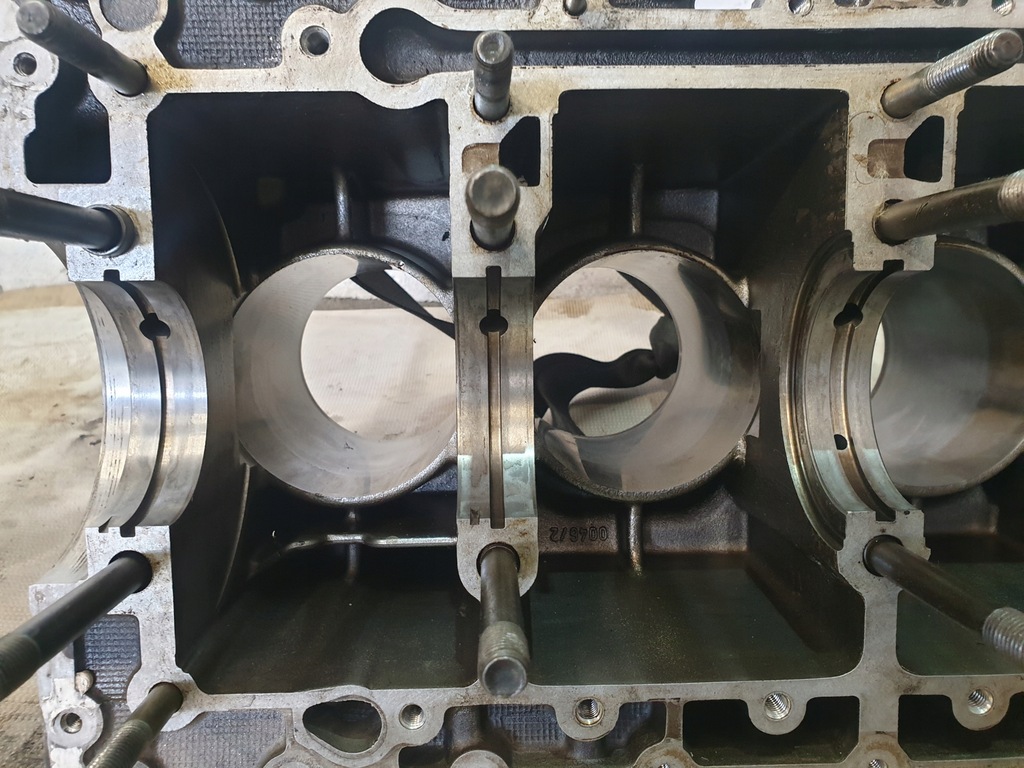 фото №10, Блок двигателя 944101108r porsche 944 2.5 b m44/40