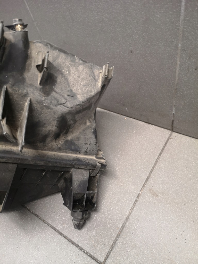 фото №6, Корпус фільтра повітря audi a6 c5 2.4 078133837j