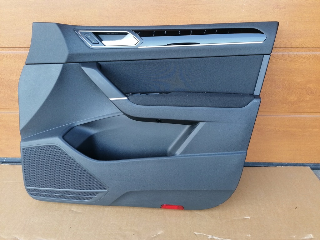 фото №1, Vw touran 5ta обивка дверь правая правый перед