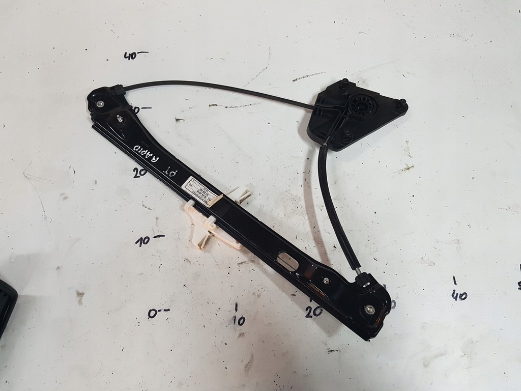 фото №1, Skoda rapid 12-17r подъемник правый задняя spaceback