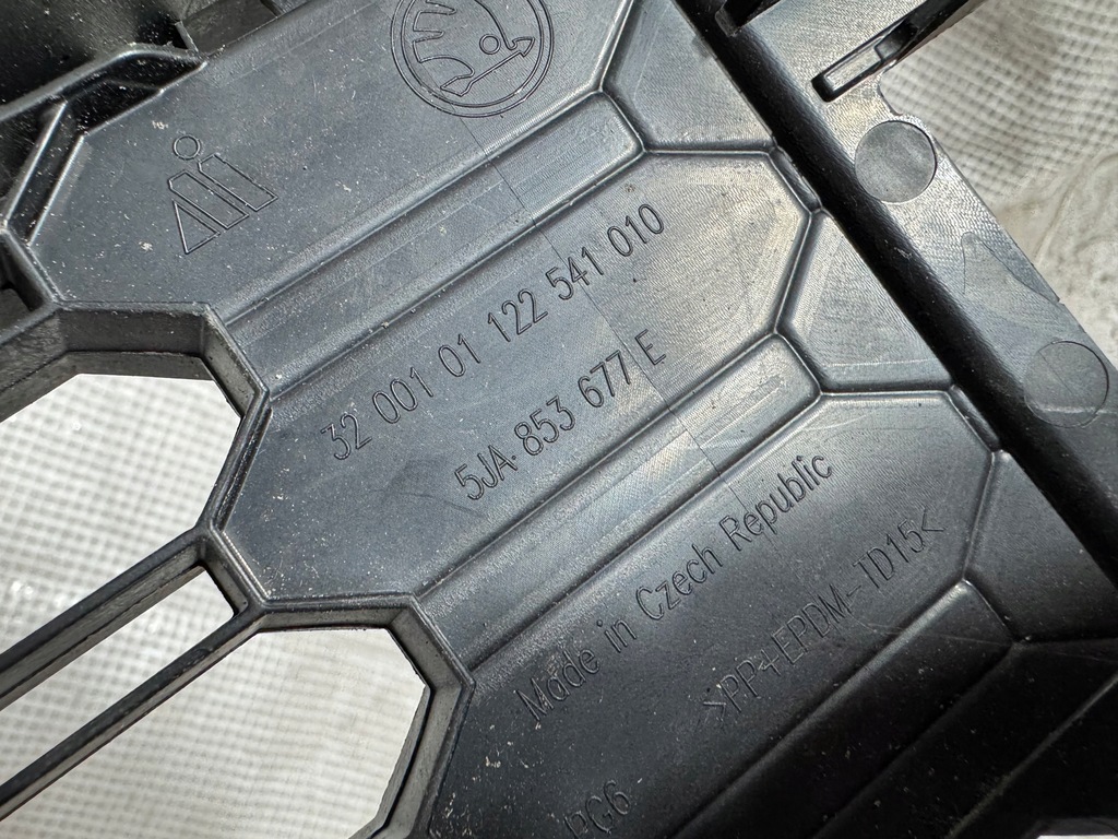 фото №3, Skoda rapid lift решітка середня бампера