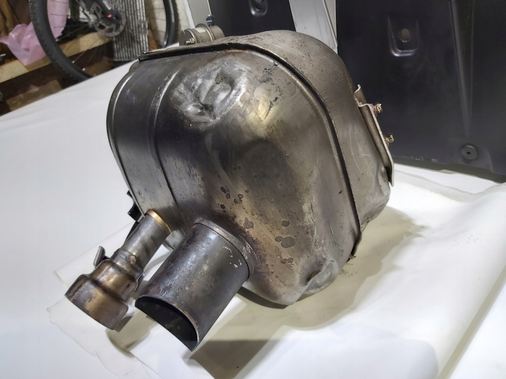 Uszk. бампер выхлоп задний  ferrari f12 berlinetta Оригинал