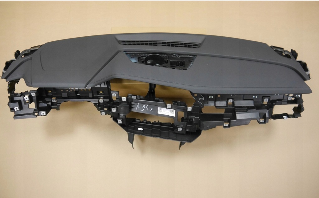 фото №1, Audi e-tron приборная панель приборная консоль 4kl857033