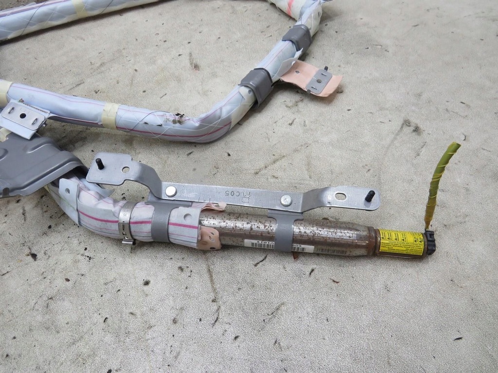 фото №1, Шторка безопасности правая subaru xv