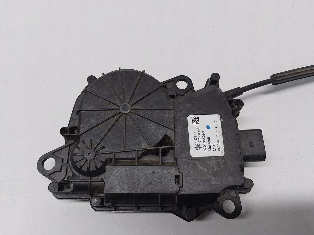 фото №5, Замок крышки доводчик 6701065090 alfa romeo stelvio