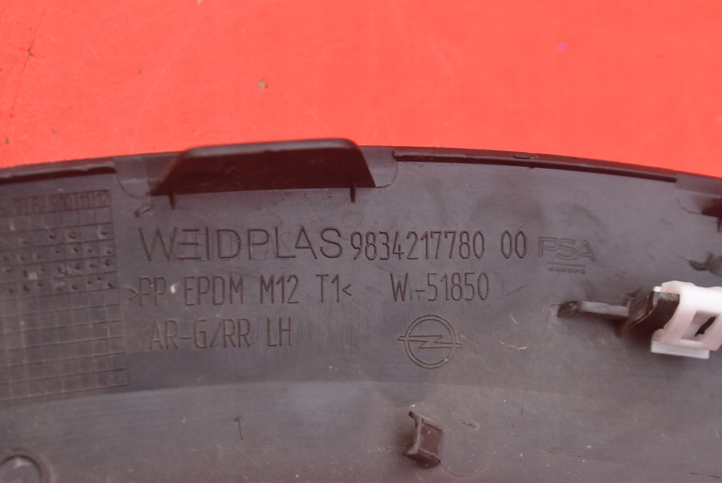 фото №11, Молдинг крыла левый задняя czarna 9834217780 opel mokka b 20-