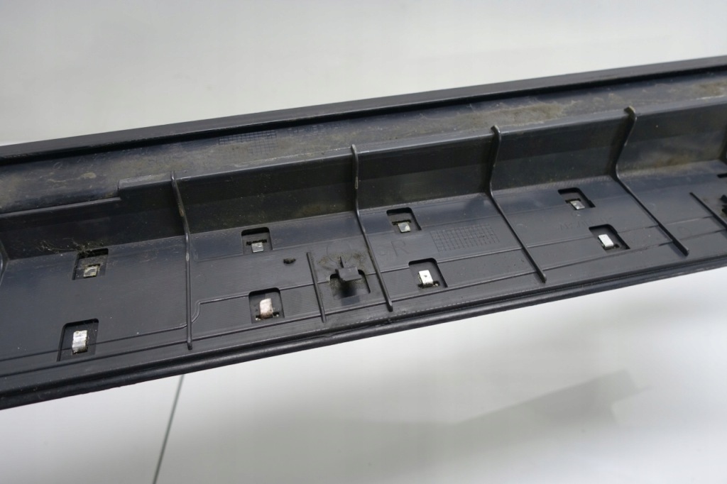 Mercedes r230 sl накладка  порог правая накладка порога  2306800435 Киев