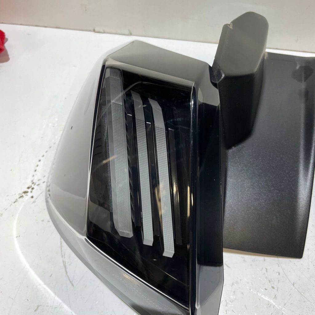 фото №9, Peugeot 3008 ii 2021 лампа задняя правая 9836231180