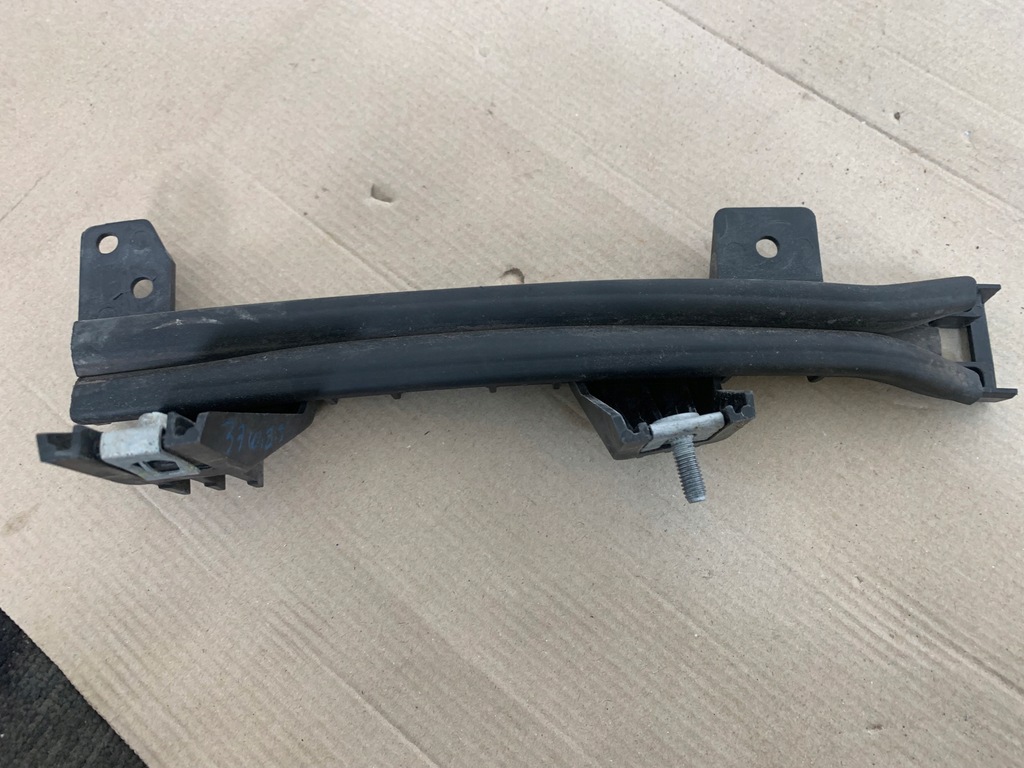 фото №7, Ford mustang mach-e rwd рамка направляющая дверь правый задняя оригинал