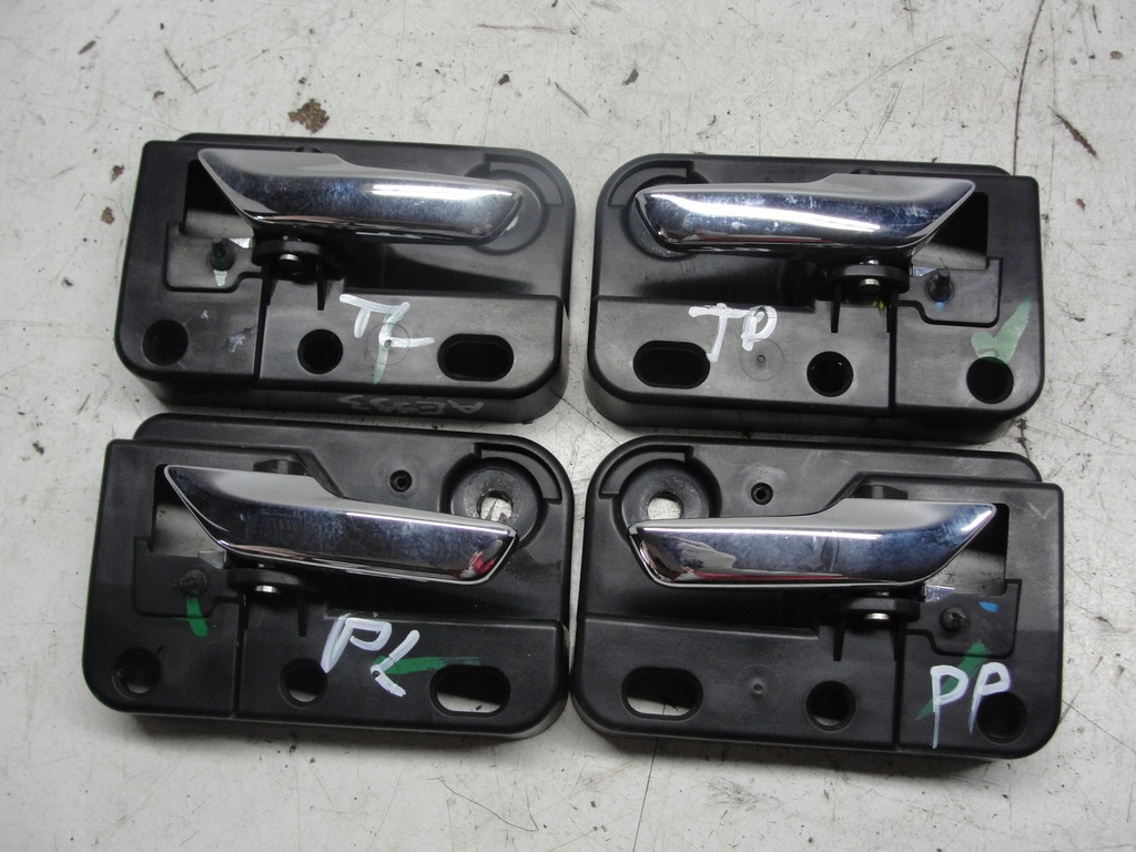 фото №1, Ручка внутренняя dodge journey freemont 08r.