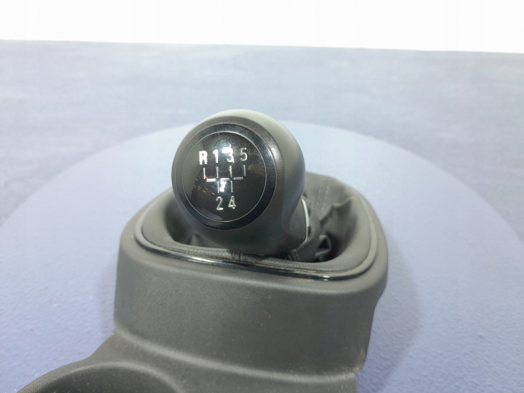 Corsa d рестайлинг  рычаг передач корпус ручного кожа 13205815 Недорого