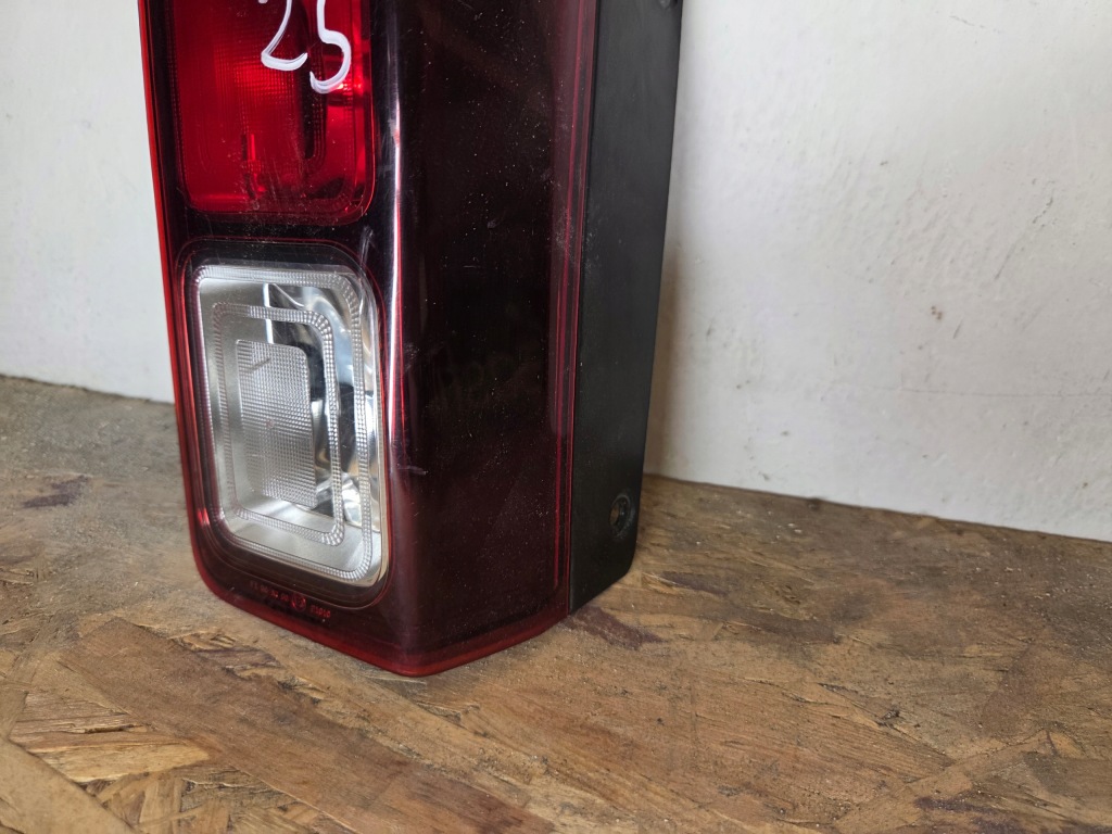 фото №6, Лампа правая задняя правый задняя opel vivaro b trafic iii 934557899 265591582r