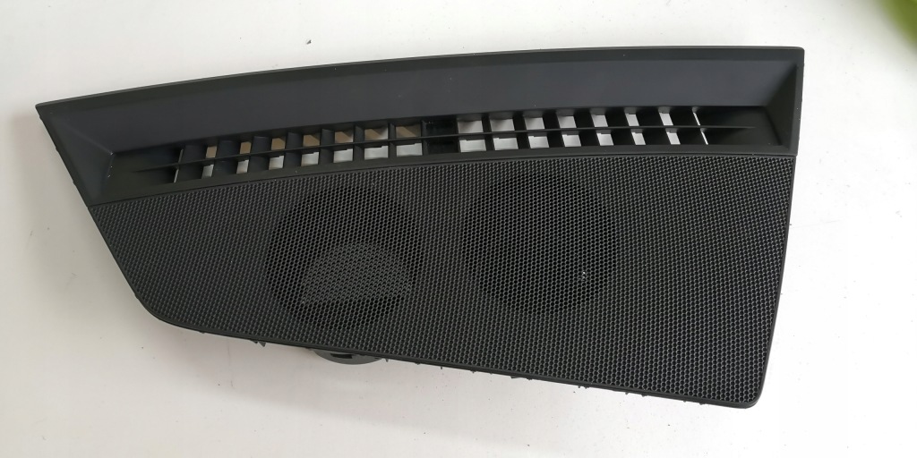 фото №1, Audi a1 82a gb решётка обдув приборная панель 82b819635b
