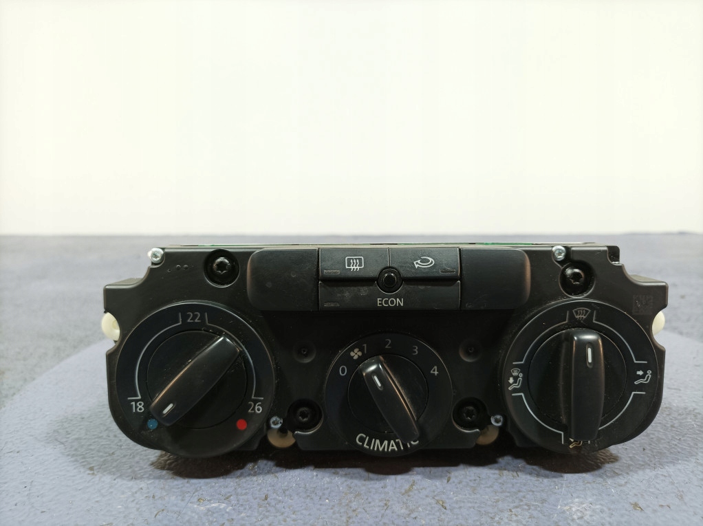 Купить Vw golf v панель ручки обдув 5m1820045