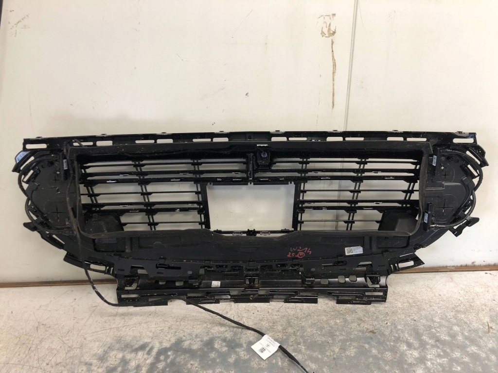 Решётка радиатора решётка радиатора led pdc камера под радар mercedes w214 a2148806001 с Разборки