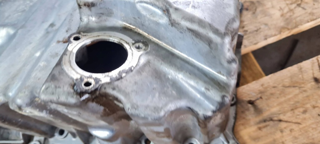 A4 b9 8w піддон оливи масляна основа 2.0 tdi 04l103601s q5 80a a5 8w в Україні