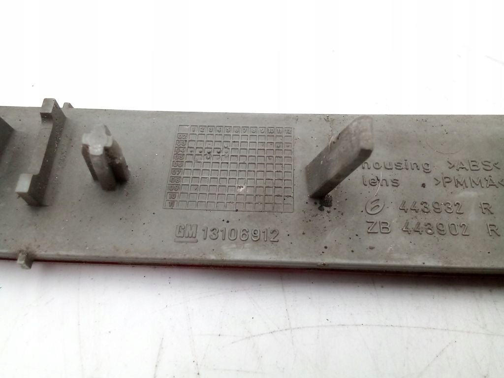 фото №5, Opel vectra c lift fl kombi отражатель бампера правый задняя задний 13106912