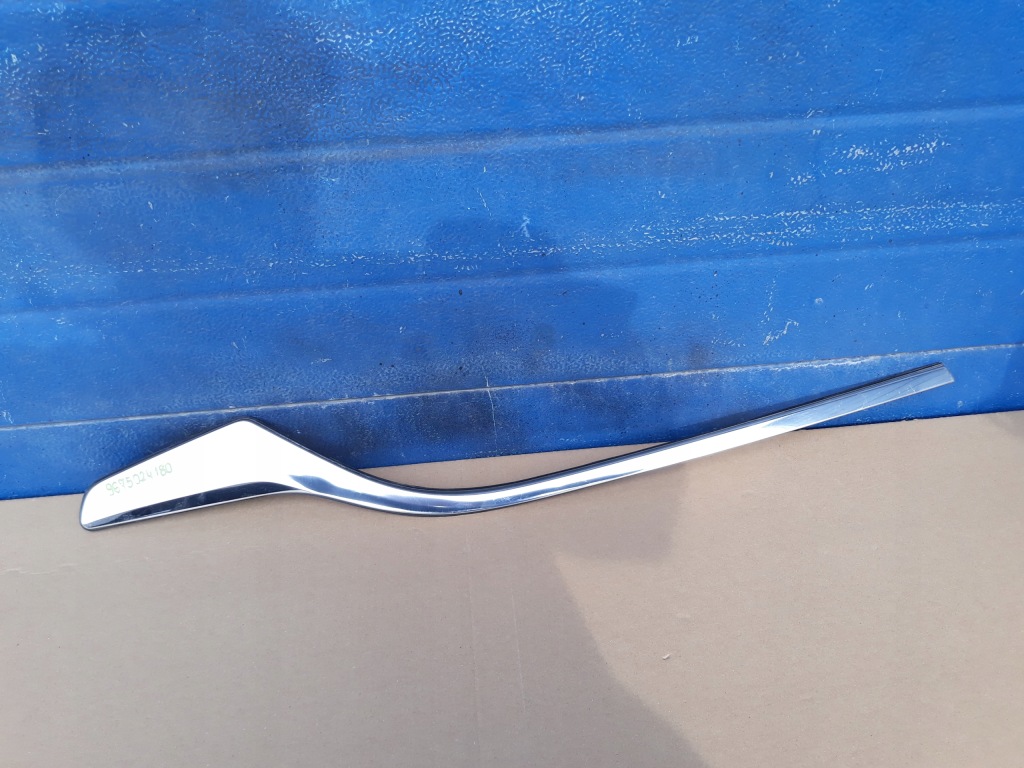 фото №1, Молдинг крыла peugeot 208 задняя правая