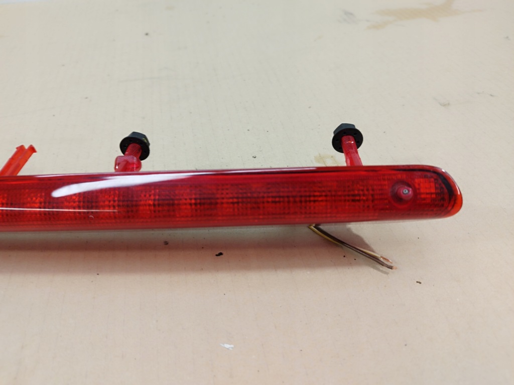 Лампа третій світло стоп кришки задній skoda octavia 2 2 рестайлінг  універсал 08-2013 Зі Шроту