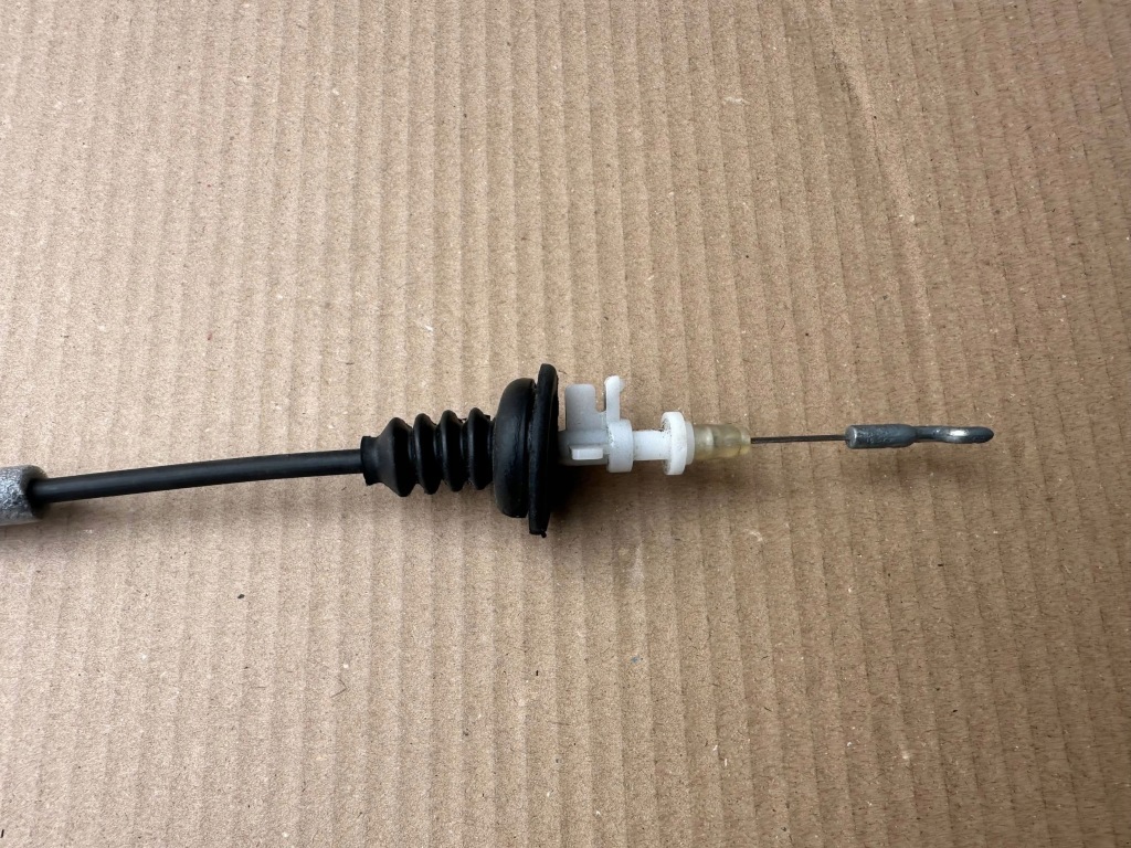 Купити Skoda fabia iii трос тягa замка двері водія 6v0837085