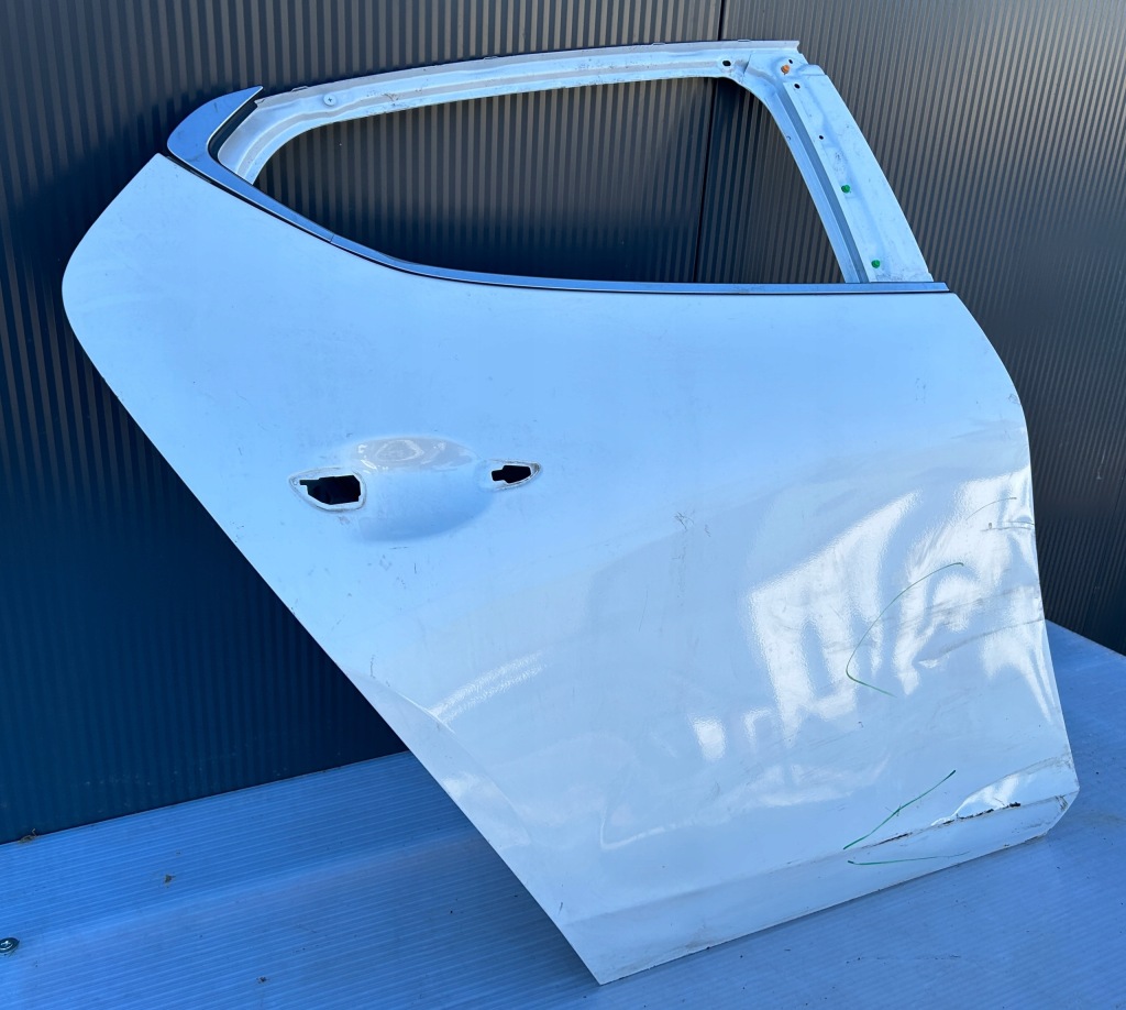 фото №3, Дверь правое задняя задние mazda 3 bp hb