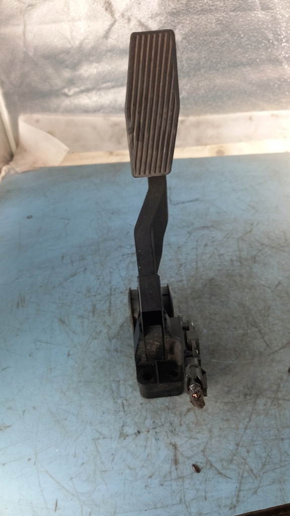 фото №1, Потенциометр газа opel zafira 2.0 dth 01r