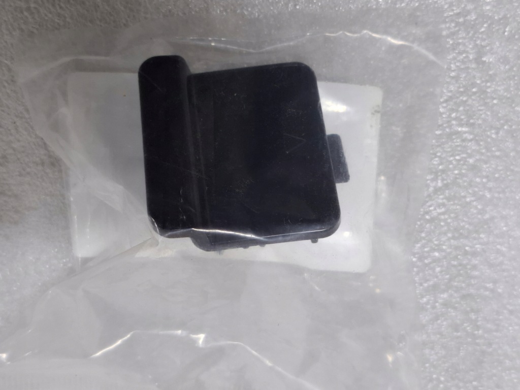 фото №1, Kia sorento 4 iv 2020- заглушка фаркоп holwniczego перед 86588-p2010 nowa