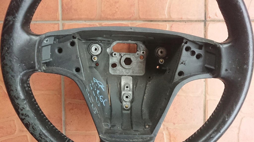 фото №6, Volvo v50 s40 повітропровід шкіряний