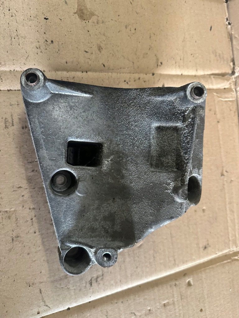 Купить Кронштейн кронштейн генератора bmw 2.0i m54b22